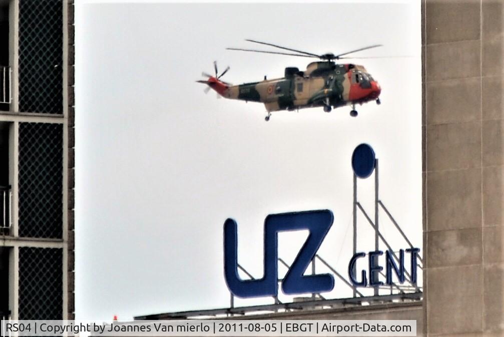 RS04, 1976 Westland Sea King Mk.48 C/N WA834, At work over a hospital at Ghent
