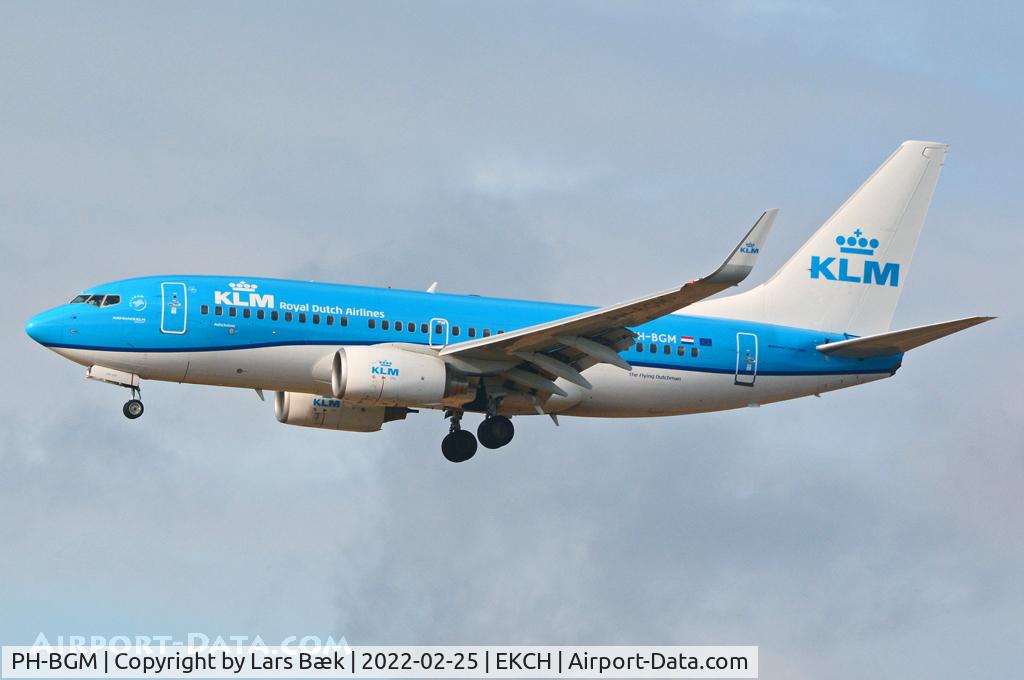 PH-BGM, 2011 Boeing 737-7K2 C/N 39255, RWY22L