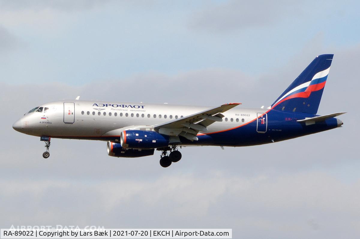 RA-89022, 2013 Sukhoi Superjet 100-95B C/N 95039, RWY22L