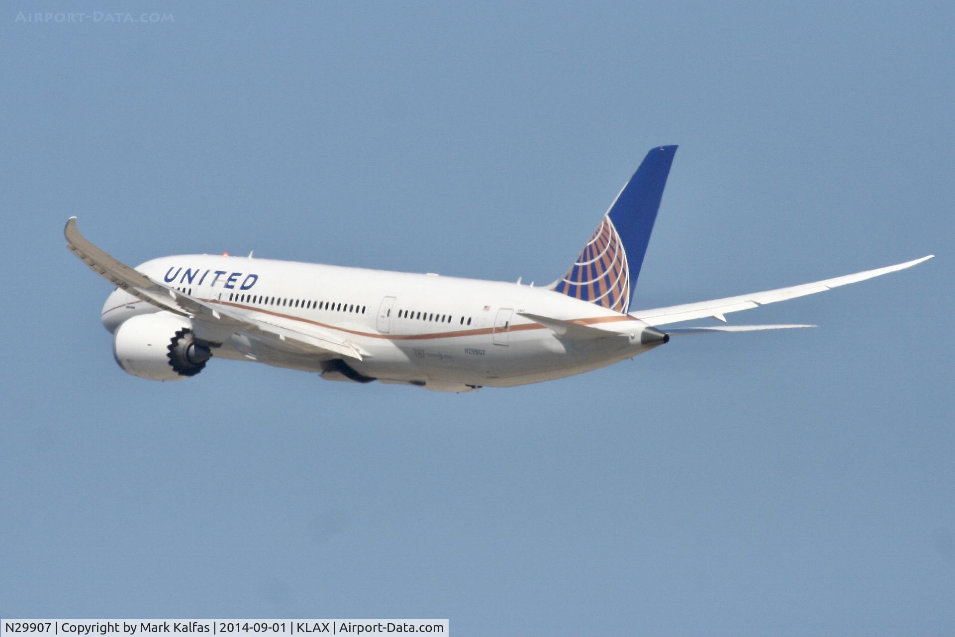 N29907, 2013 Boeing 787-8 Dreamliner C/N 34830, United Boeing 787-8, N29907 departing 25R LAX