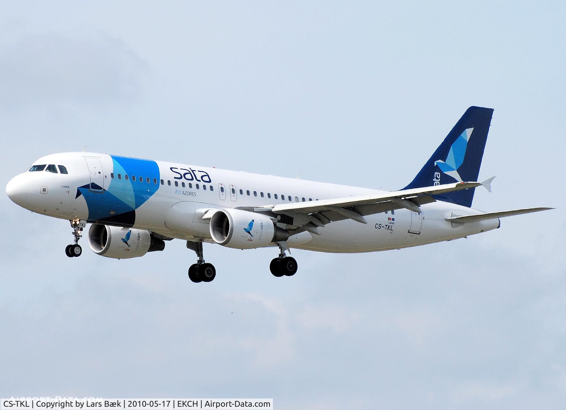 CS-TKL, 2005 Airbus A320-214 C/N 2425, RWY22L