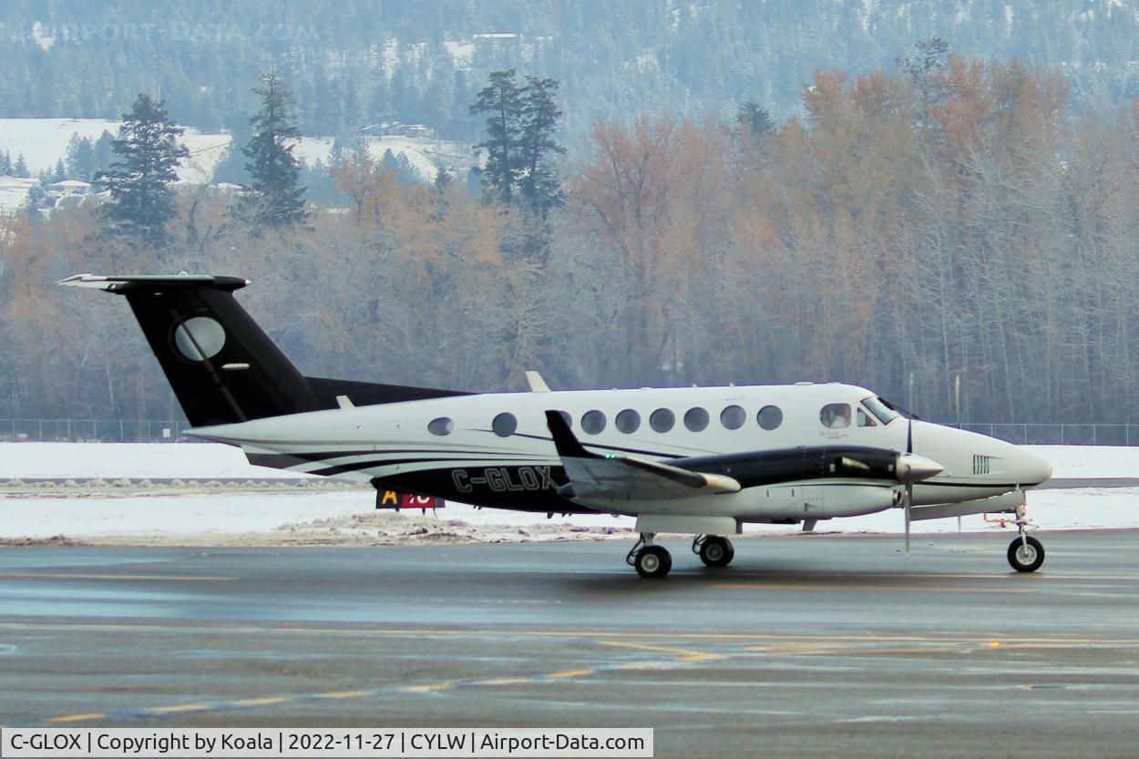 C-GLOX, 1993 Beech B300 King Air C/N FL106, Departure to Saskatoon.