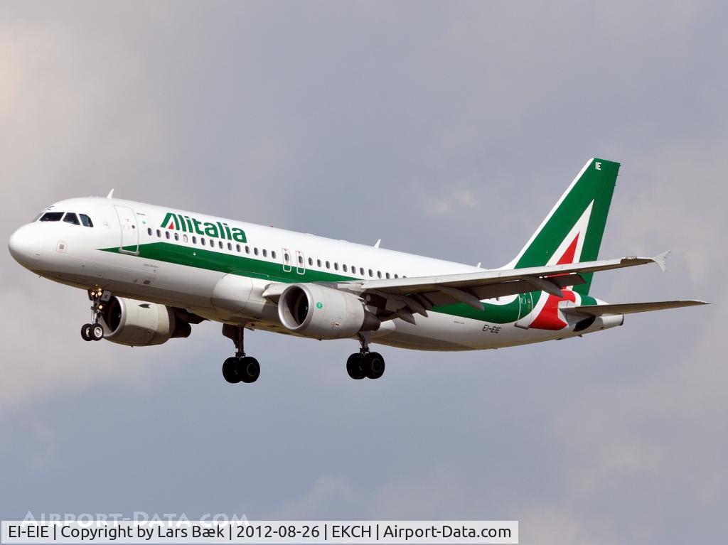 EI-EIE, 2010 Airbus A320-216 C/N 4536, RWY22L
