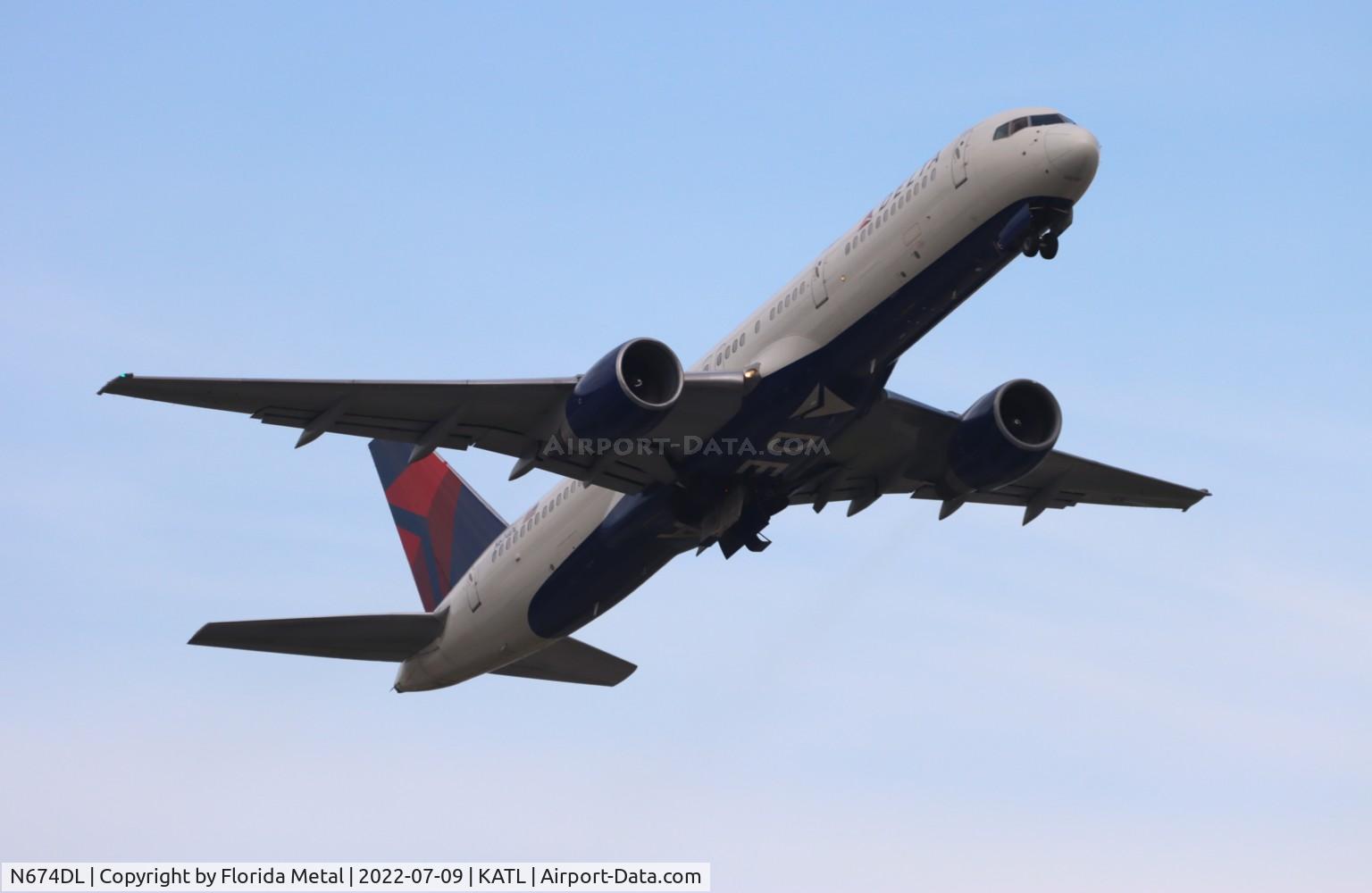 N674DL, 1992 Boeing 757-232 C/N 25979, ATL 2022