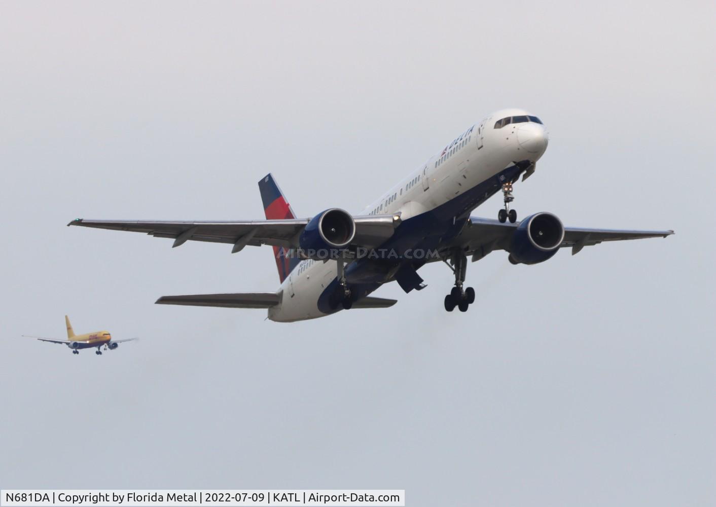 N681DA, 1993 Boeing 757-232 C/N 26957, ATL 2022