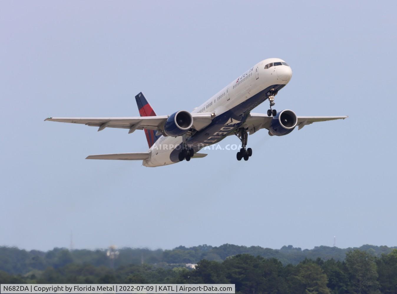 N682DA, 1993 Boeing 757-232 C/N 26958, ATL 2022