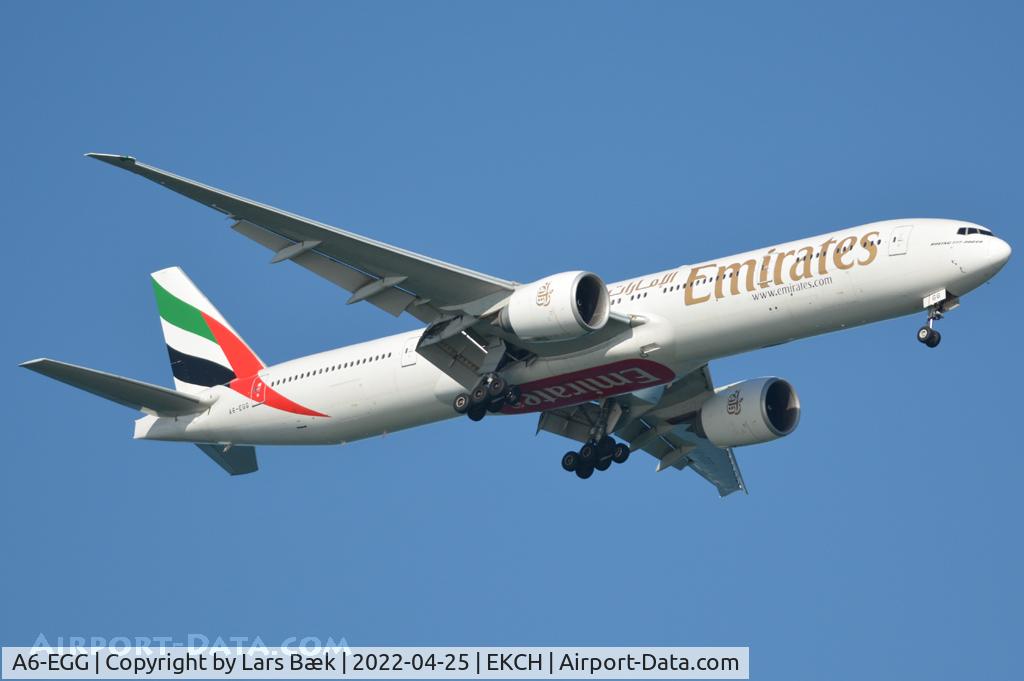 A6-EGG, 2011 Boeing 777-31H/ER C/N 41070, RWY04L from Kongelundsfortet