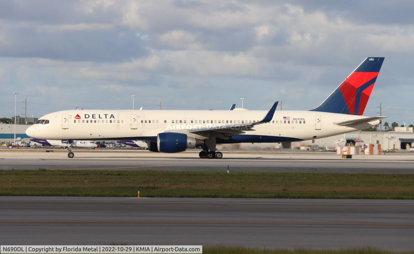 N690DL, 1998 Boeing 757-232 C/N 27585, MIA 2022