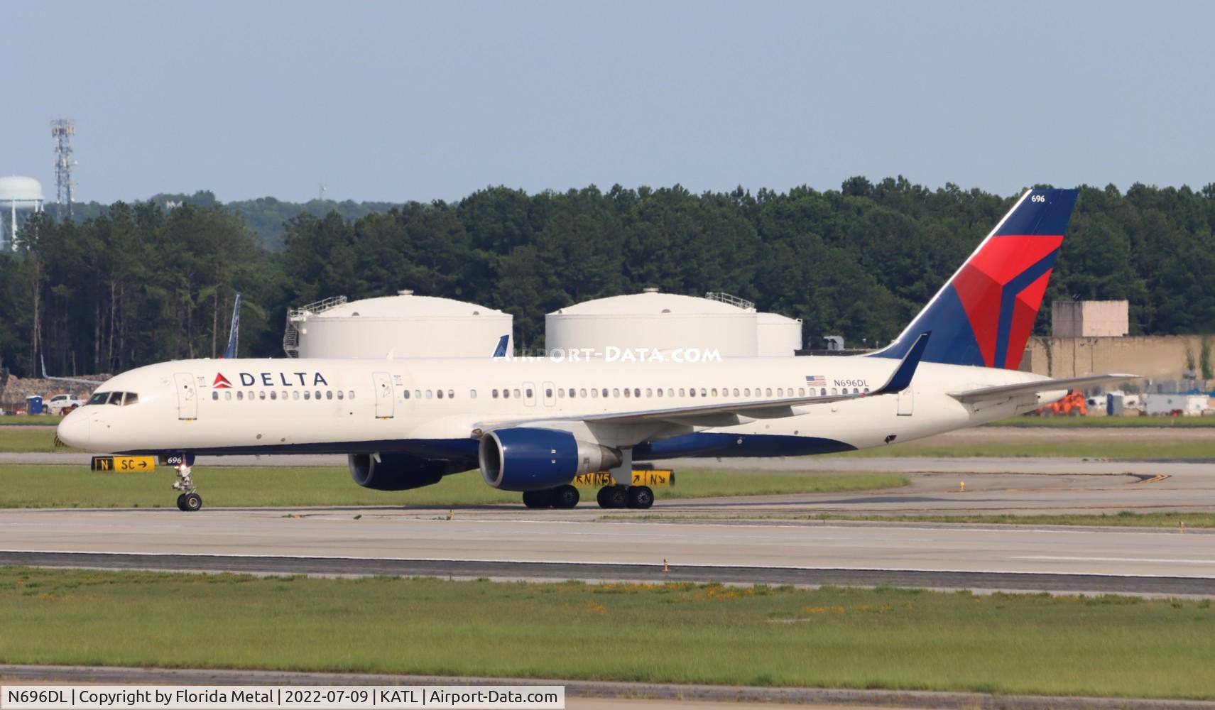 N696DL, 1999 Boeing 757-232 C/N 29728, ATL 2022