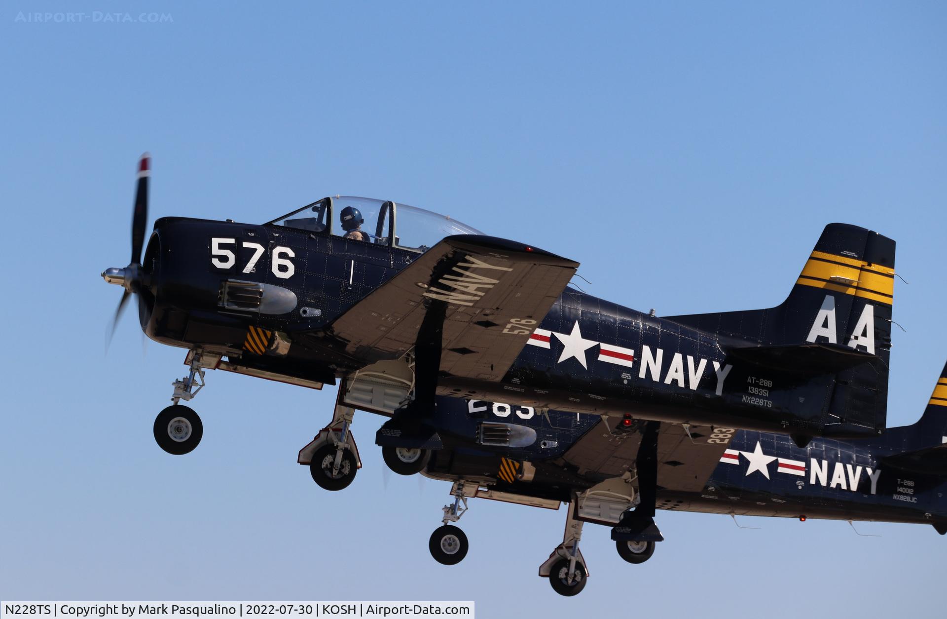 N228TS, 1954 North American T-28D Trojan C/N 200-422, North American T-28D