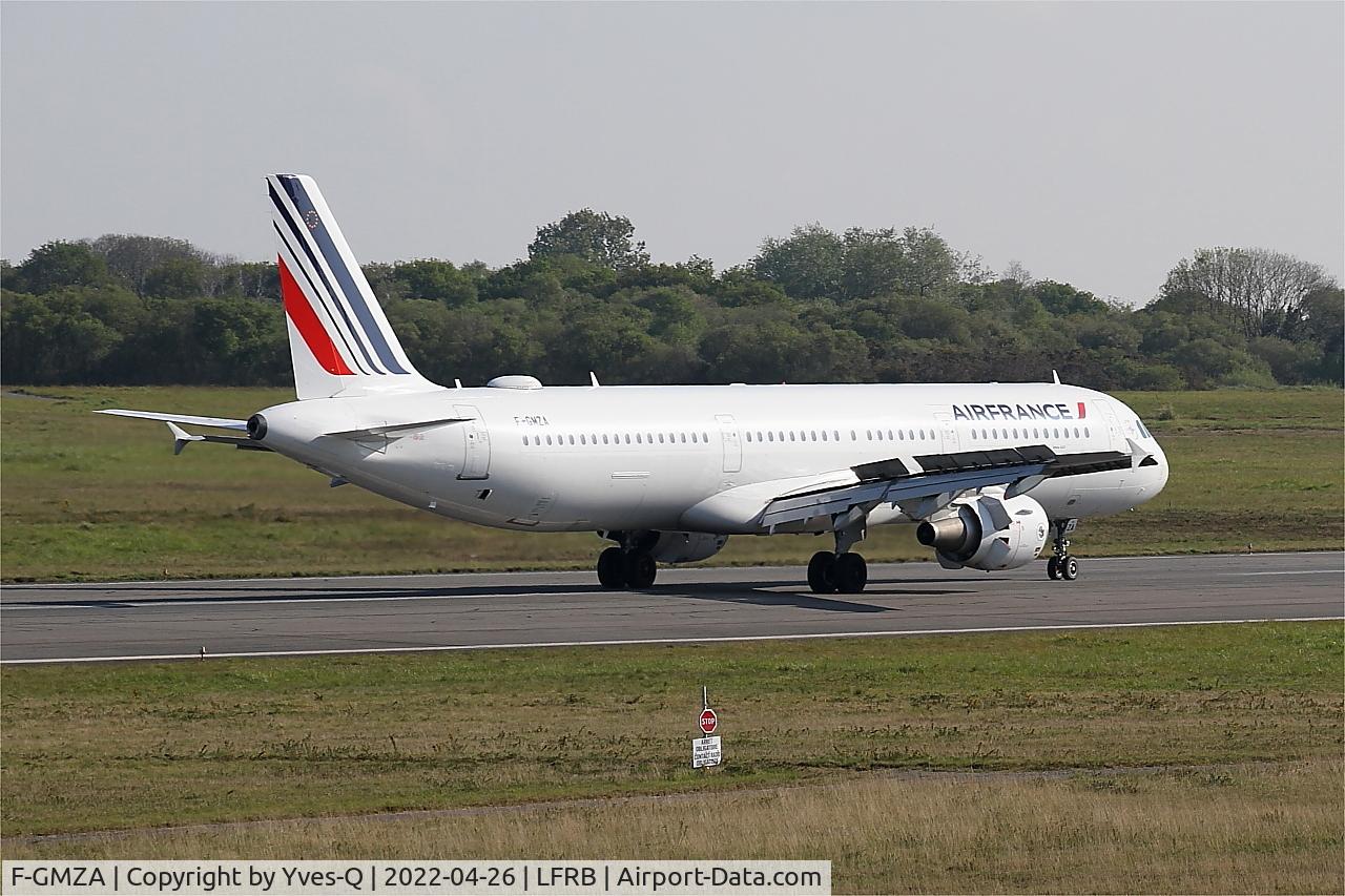F-GMZA, 1994 Airbus A321-111 C/N 498, Airbus A321-111, Reverse thrust landing rwy 07R, Brest-Bretagne airport (LFRB-BES)