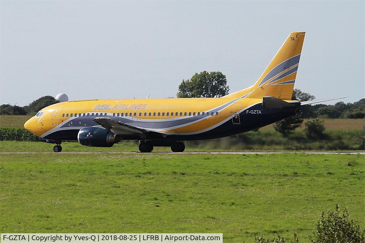 F-GZTA, 1998 Boeing 737-33V(QC) C/N 29333/3084, Boeing 737-33VQC, Take off run rwy 25L, Brest-Bretagne airport (LFRB-BES)