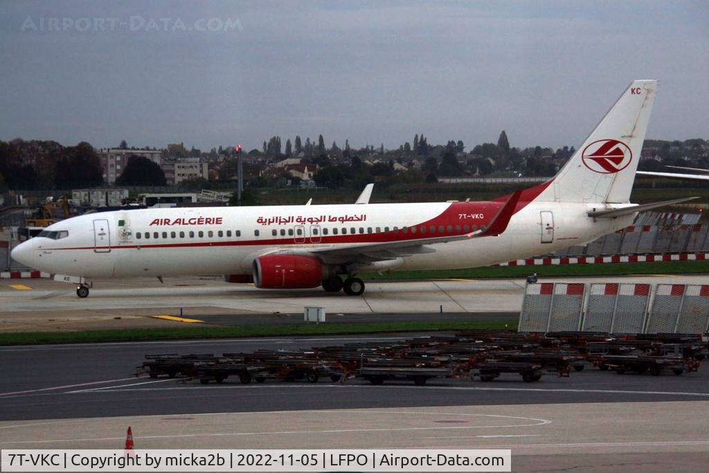 7T-VKC, 2005 Boeing 737-8D6 C/N 34166, Taxiing