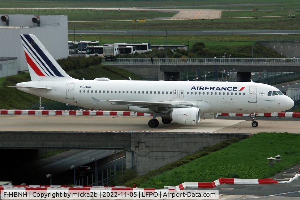 F-HBNH, 2011 Airbus A320-214 C/N 4800, Taxiing