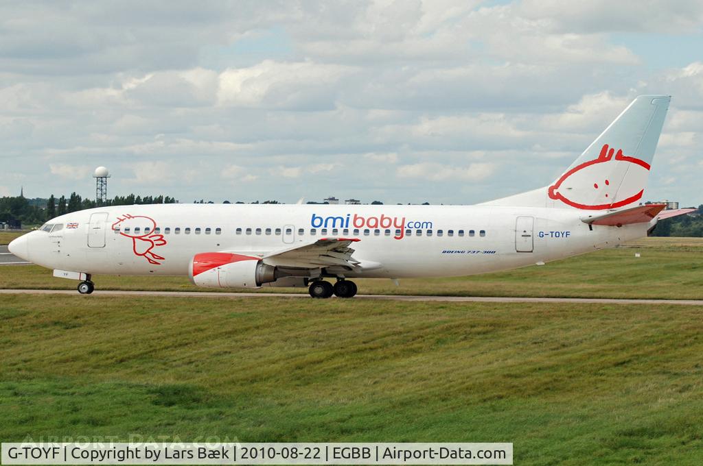 G-TOYF, 1997 Boeing 737-36N C/N 28557, Taxing