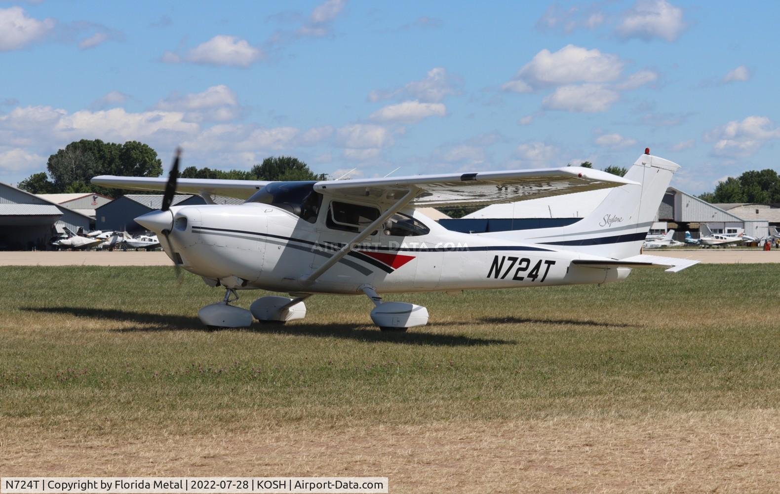 N724T, 1998 Cessna 182S Skylane C/N 18280250, OSH 2022