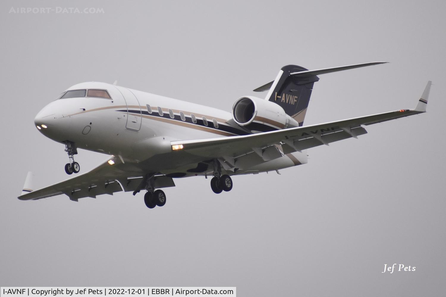 I-AVNF, 2001 Bombardier Challenger 604 (CL-600-2B16) C/N 5487, Short final at Brussels Airport.