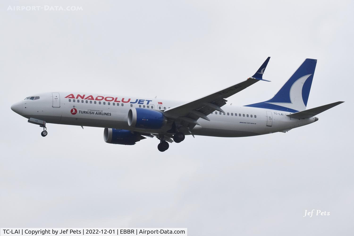 TC-LAI, 2022 Boeing 737-8 MAX C/N 64947, Short final at Brussels Airport.