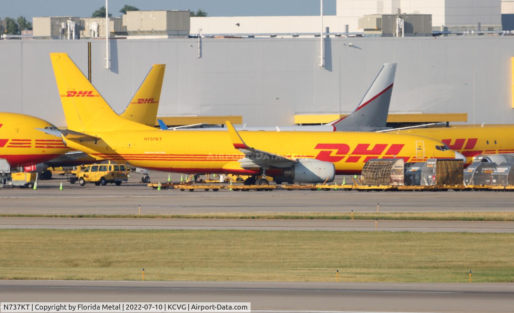 N737KT, 2000 Boeing 737-86N C/N 28619, DHL IAero
