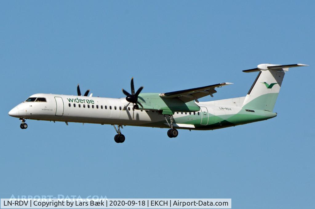 LN-RDV, 2001 De Havilland Canada DHC-8-402Q Dash 8 C/N 4062, RWY22L