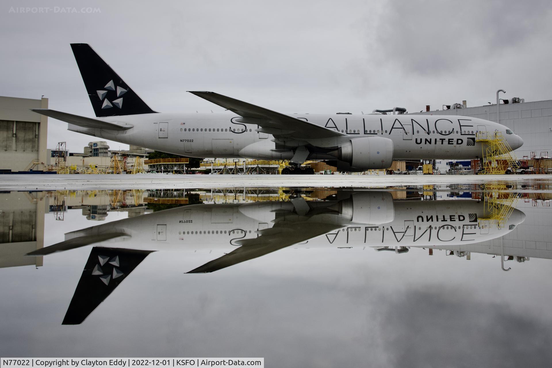N77022, 2010 Boeing 777-224 C/N 39777, SFO 2022.