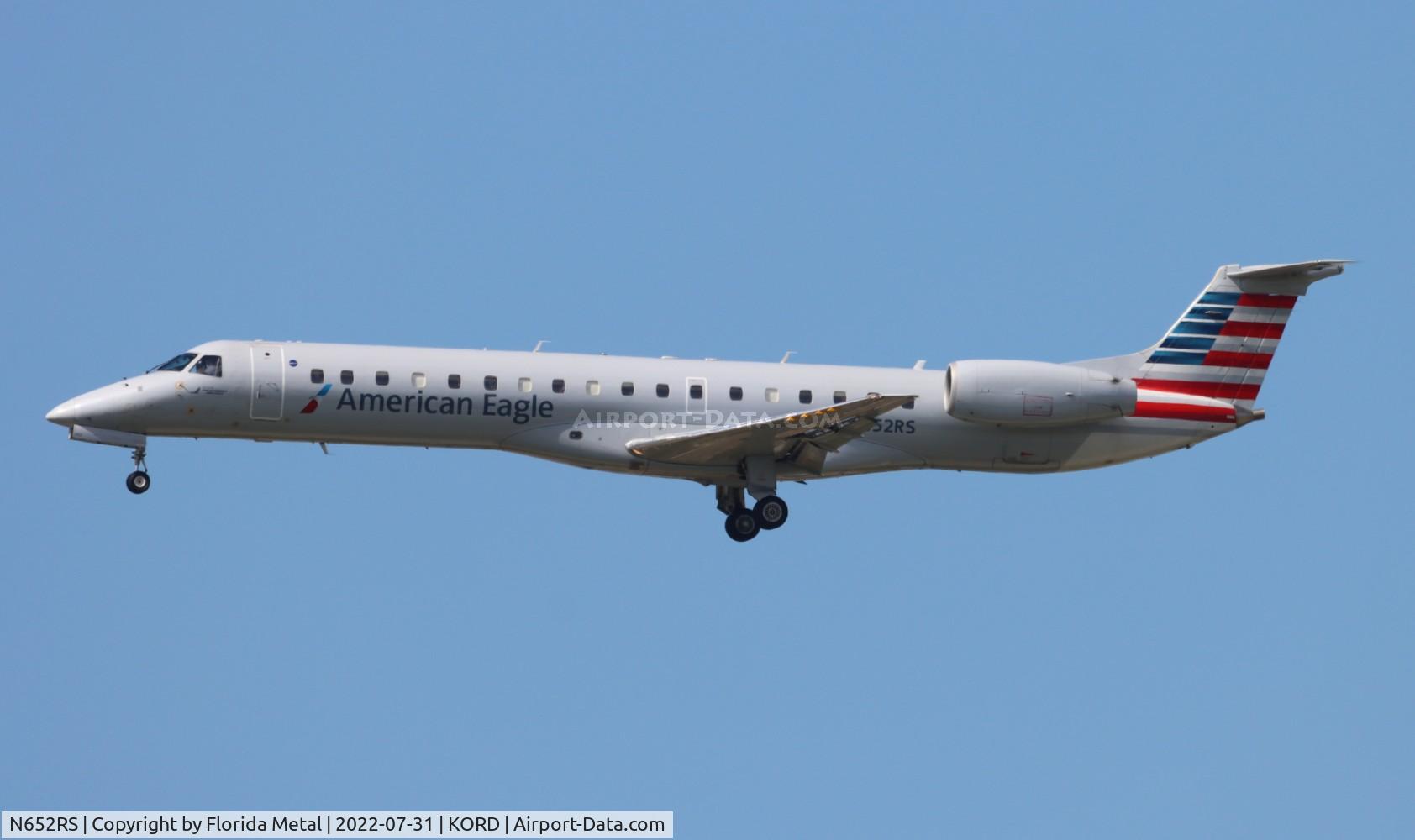 N652RS, 2001 Embraer ERJ-145LR (EMB-145LR) C/N 145432, ORD 2022