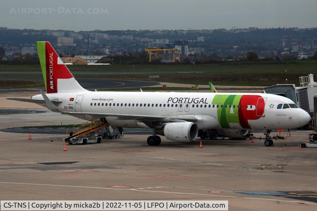 CS-TNS, 2009 Airbus A320-214 C/N 4021, Parked