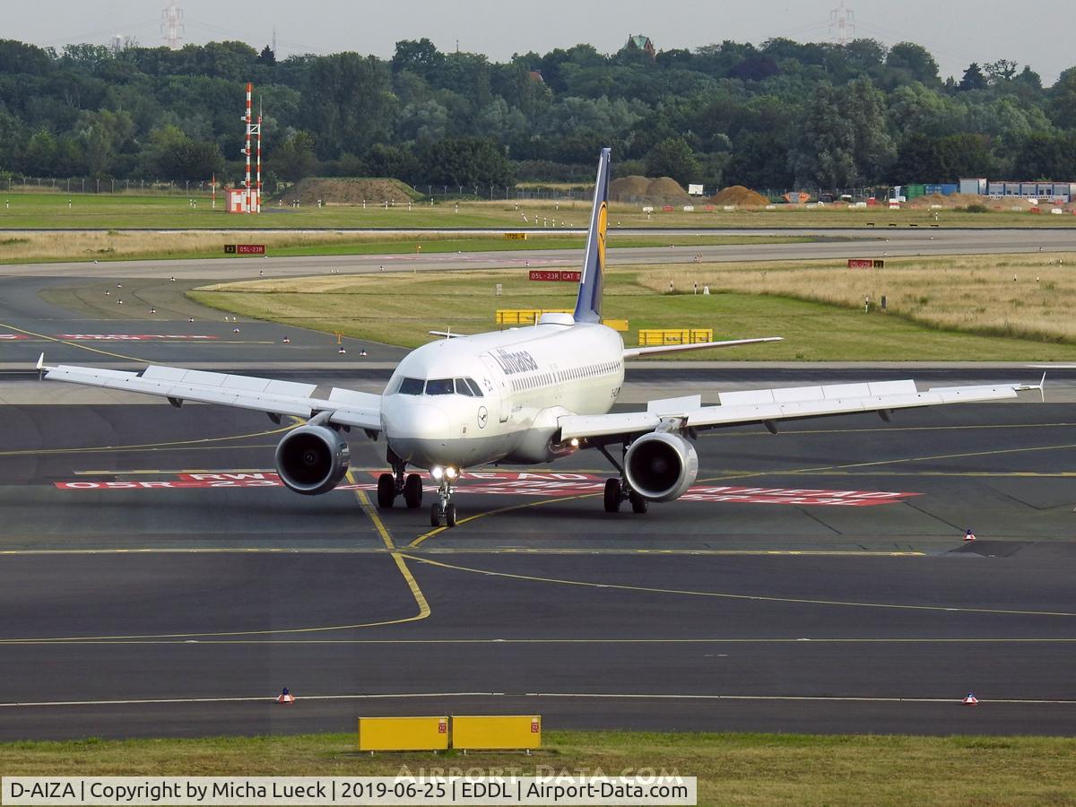 D-AIZA, 2009 Airbus A320-214 C/N 4097, At Düsseldorf