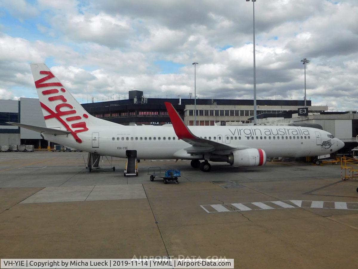 VH-YIE, 2011 Boeing 737-8FE C/N 38708, At Tullamarine