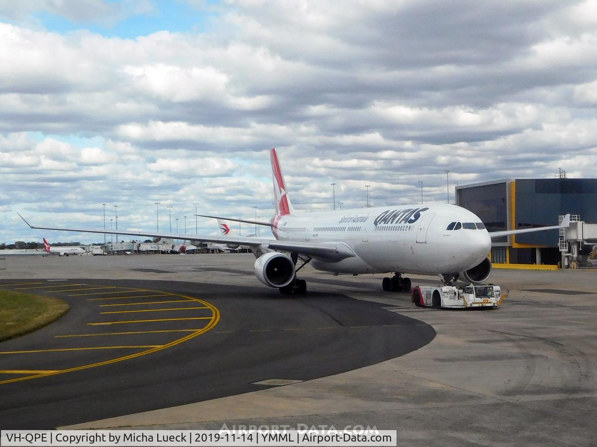 VH-QPE, 2004 Airbus A330-303 C/N 0593, At Tullamarine