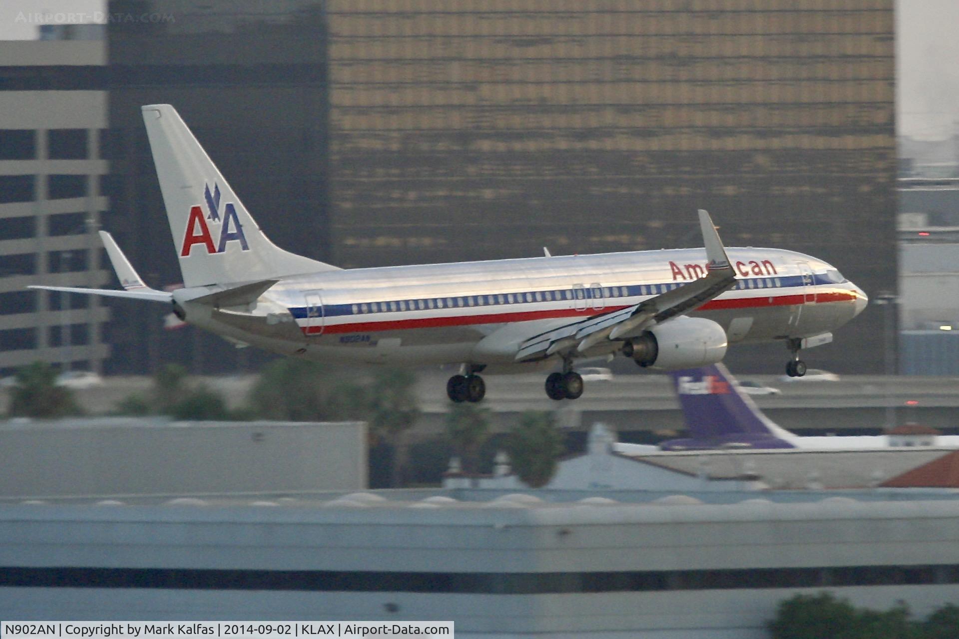N902AN, 1999 Boeing 737-823 C/N 29504, American Boeing 737-823,