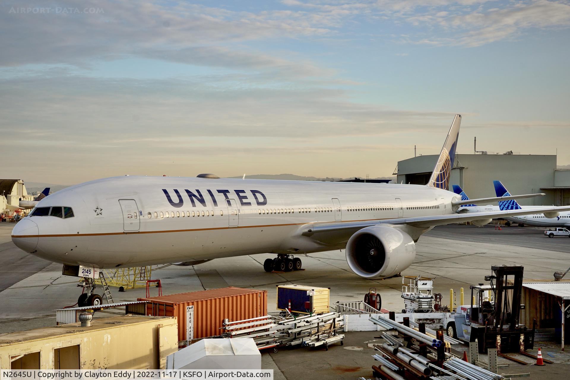 N2645U, 2017 Boeing 777-322/ER C/N 64989, SFO 2022.