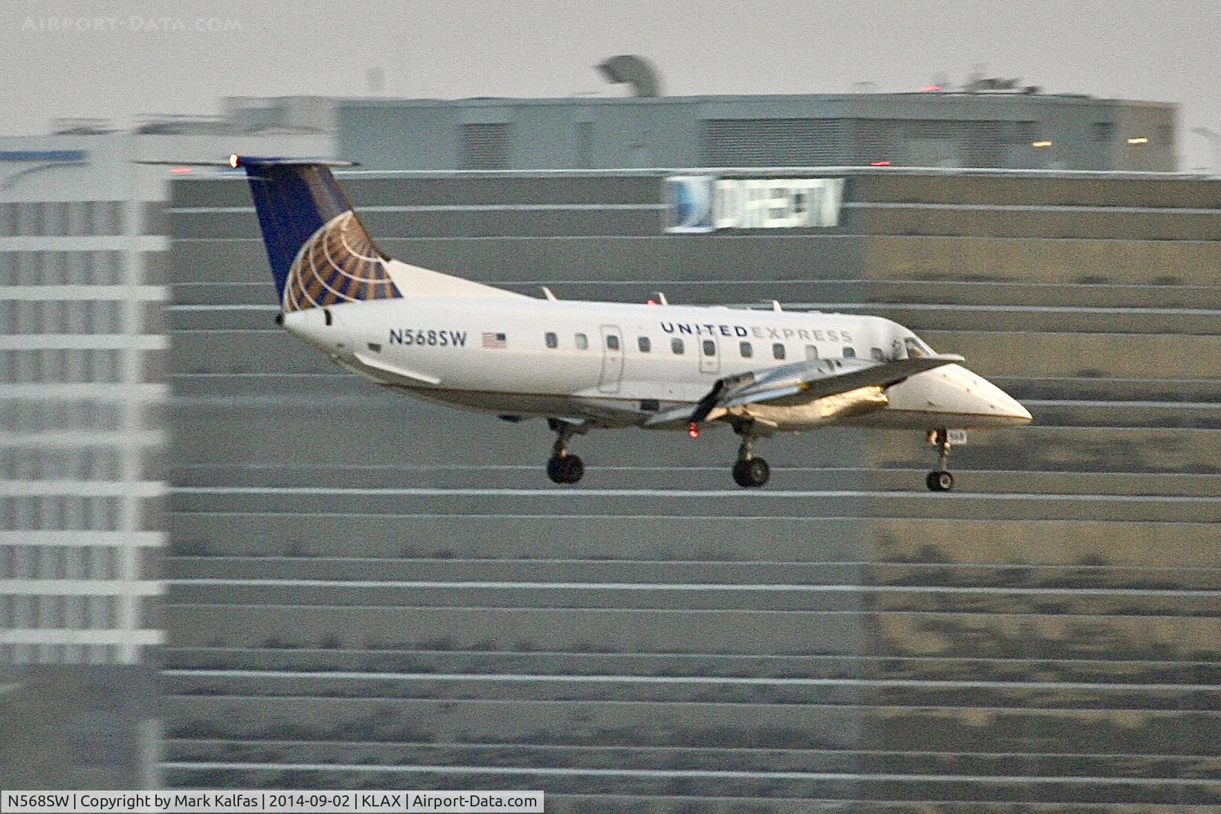 N568SW, 1998 Embraer EMB-120ER Brasilia C/N 120343, SkyWest/United Express Embraer EMB-120ER, N568SW 25L approach KLAX