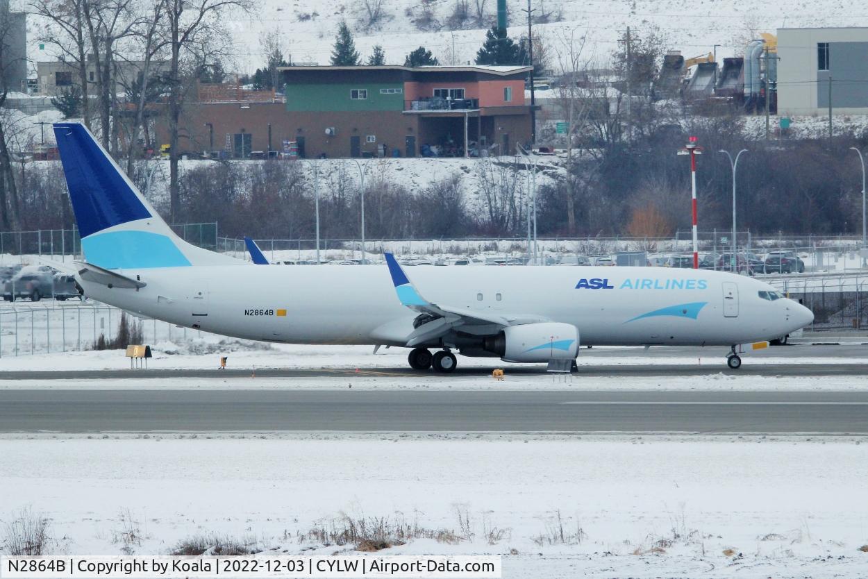 N2864B, 2001 Boeing 737-86N C/N 28642, Taxing after testflight.