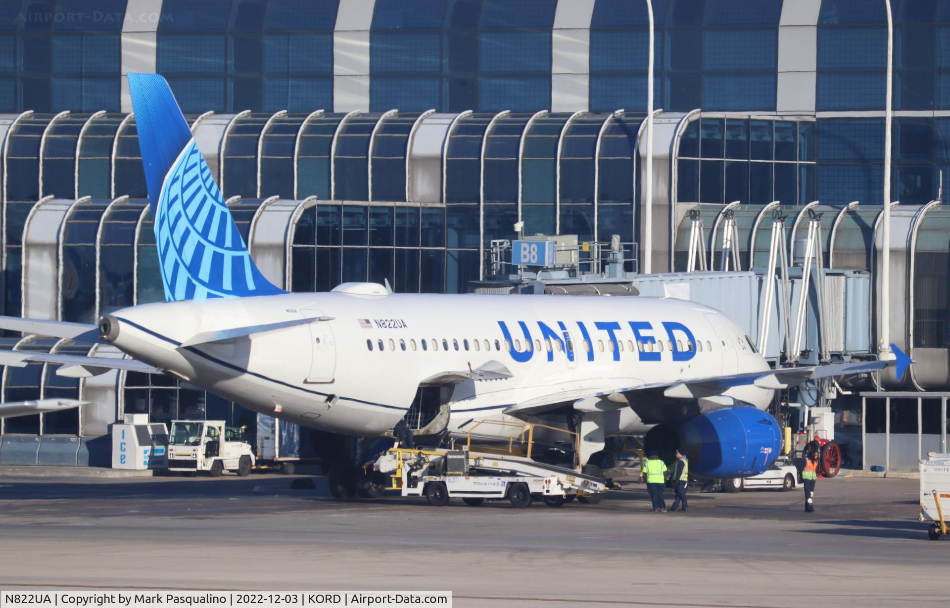 N822UA, 1998 Airbus A319-131 C/N 948, Airbus A319-131