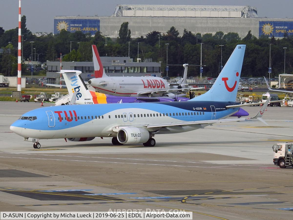 D-ASUN, 2005 Boeing 737-8BK C/N 33023, At Düsseldorf