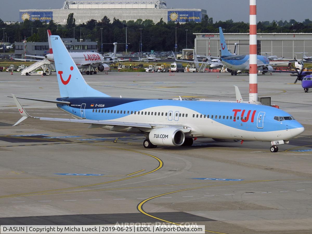 D-ASUN, 2005 Boeing 737-8BK C/N 33023, At Düsseldorf