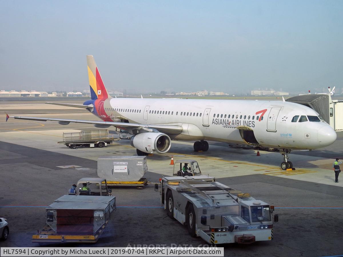 HL7594, 2000 Airbus A321-131 C/N 1356, At Jeju Island