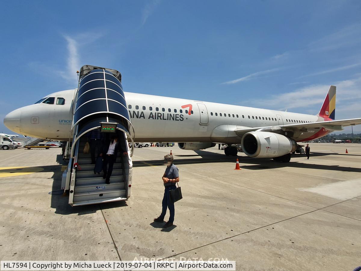 HL7594, 2000 Airbus A321-131 C/N 1356, At Jeju Island