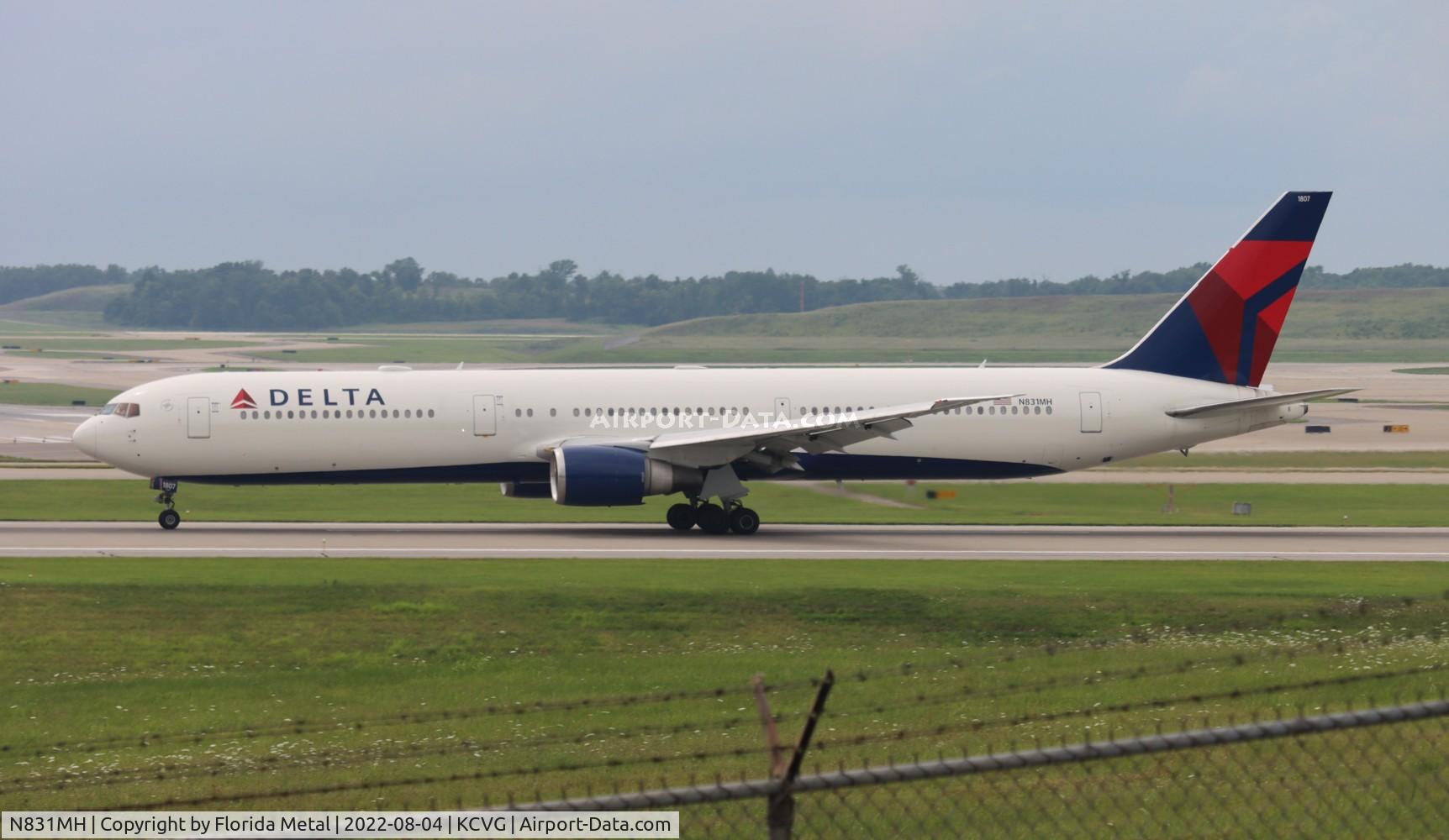 N831MH, 2000 Boeing 767-432/ER C/N 29702, Delta