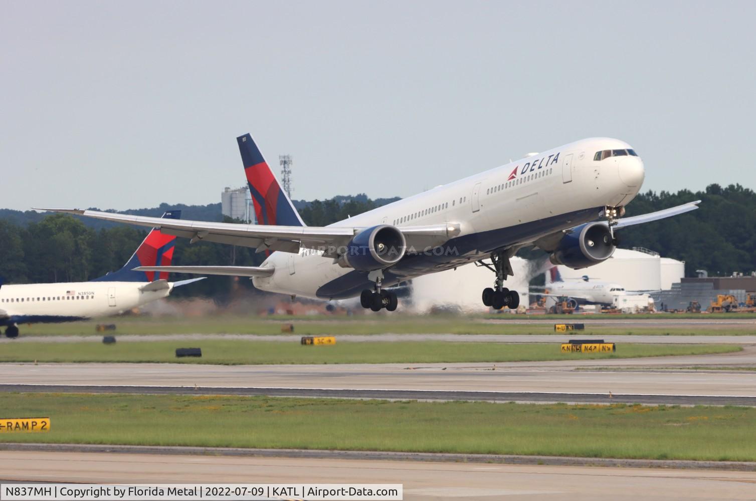N837MH, 2000 Boeing 767-432/ER C/N 29710, ATL 2022