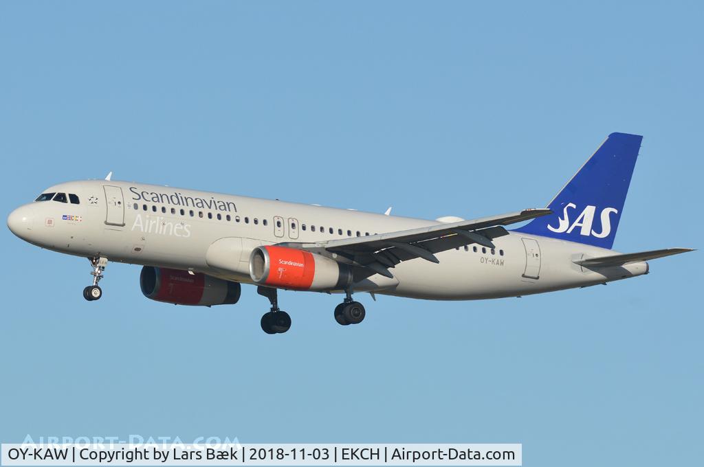 OY-KAW, 2006 Airbus A320-232 C/N 2817, RWY22L