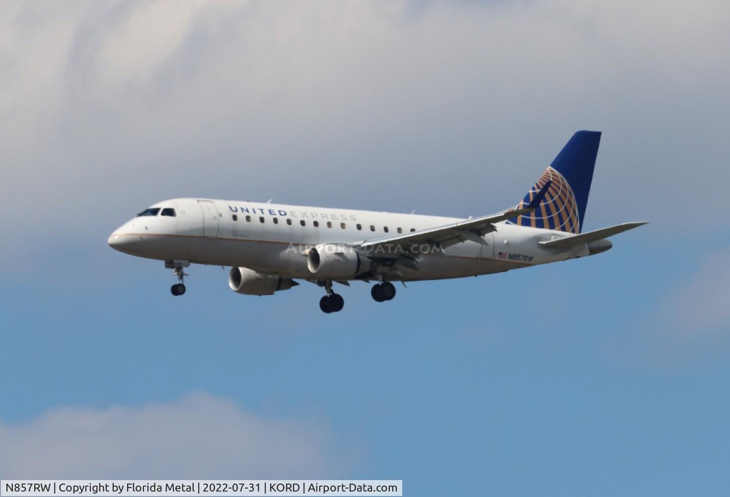 N857RW, 2005 Embraer 170SE (ERJ-170-100SE) C/N 17000079, ORD 2022
