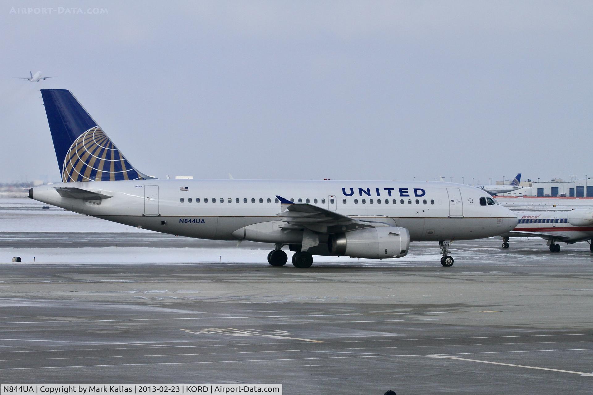 N844UA, 2001 Airbus A319-131 C/N 1581, United Airbus A319-131, N844UA at ORD