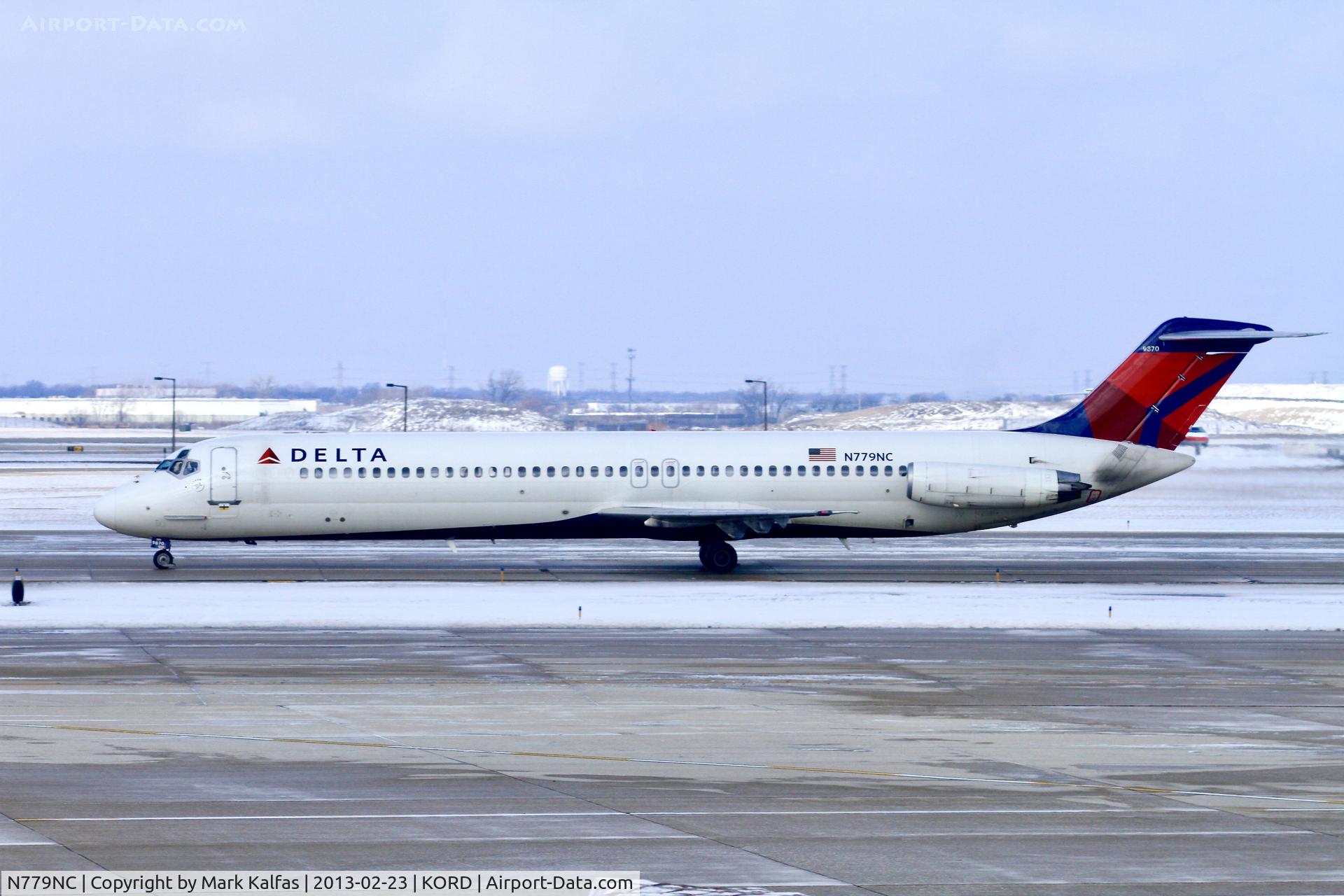 N779NC, 1979 McDonnell Douglas DC-9-51 C/N 48101, Delta McDonnell Douglas DC-9-51, N779NC taxiing to gate at ORD