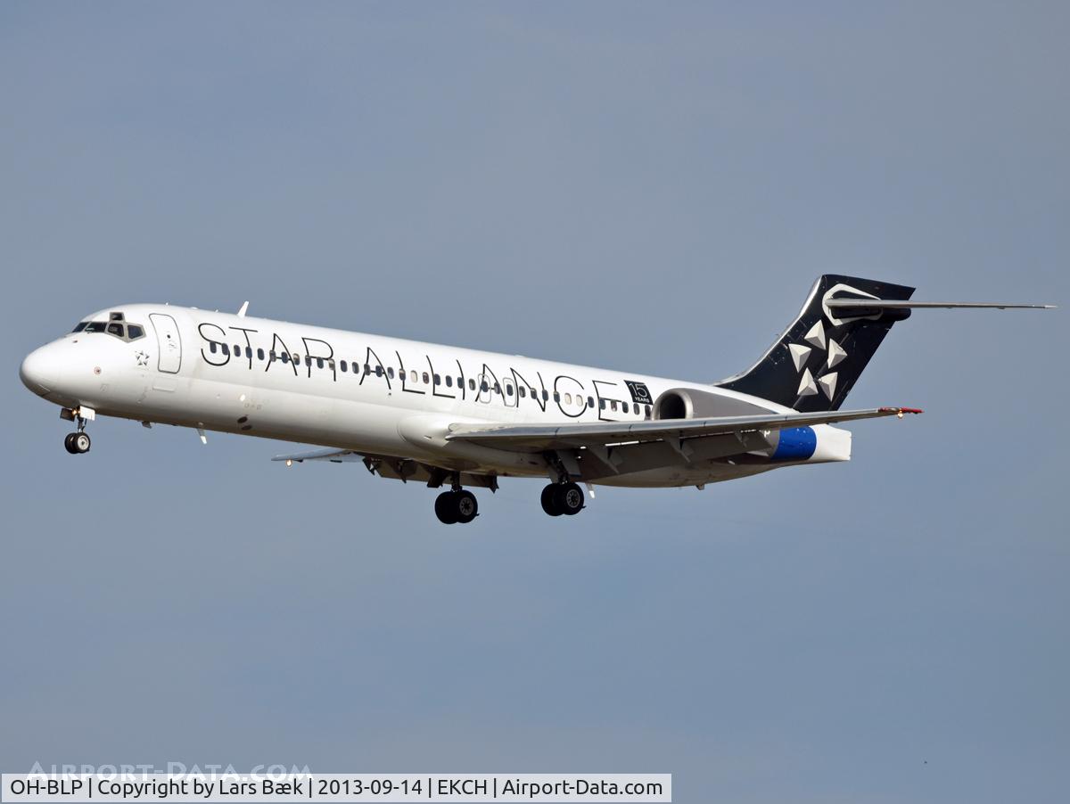 OH-BLP, 2000 Boeing 717-23S C/N 55064, RWY22L