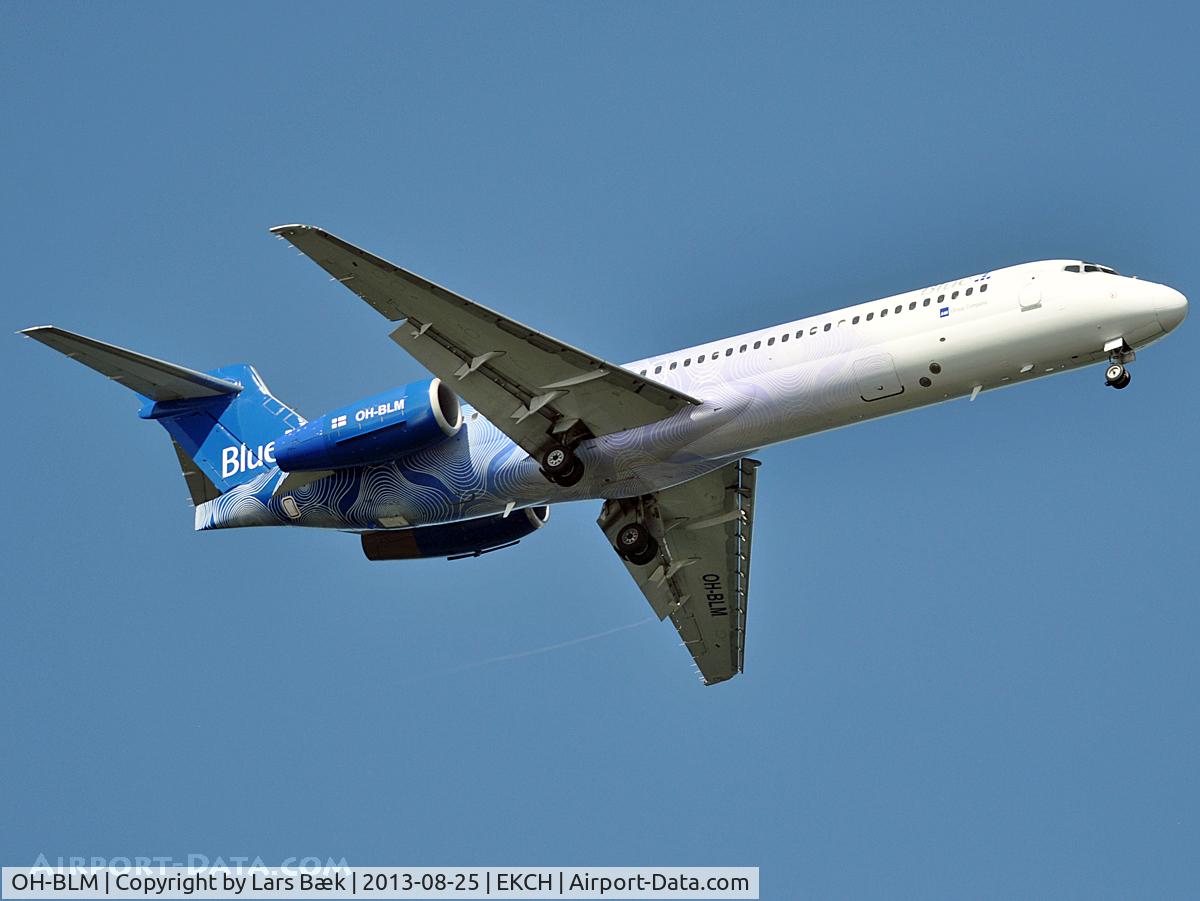OH-BLM, 2001 Boeing 717-23S C/N 55066, RWY04L