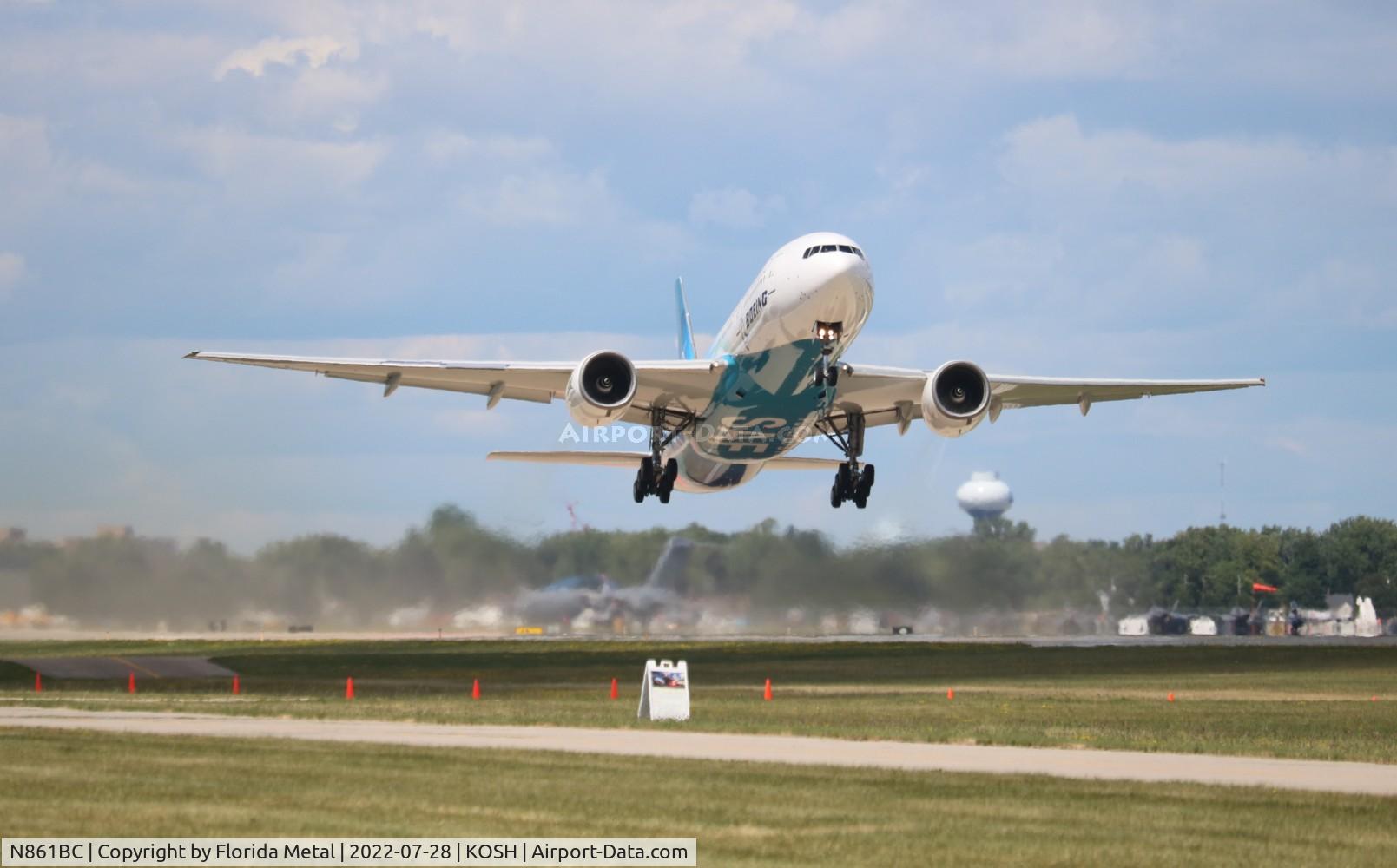 N861BC, 2002 Boeing 777-212/ER C/N 32336, OSH 2022