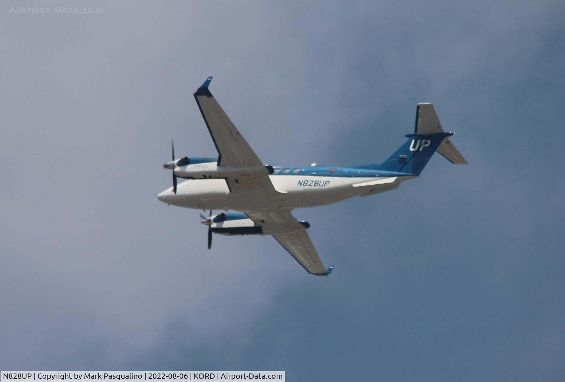 N828UP, 2014 Beechcraft 350i King Air (B300) C/N FL-932, Beech 350