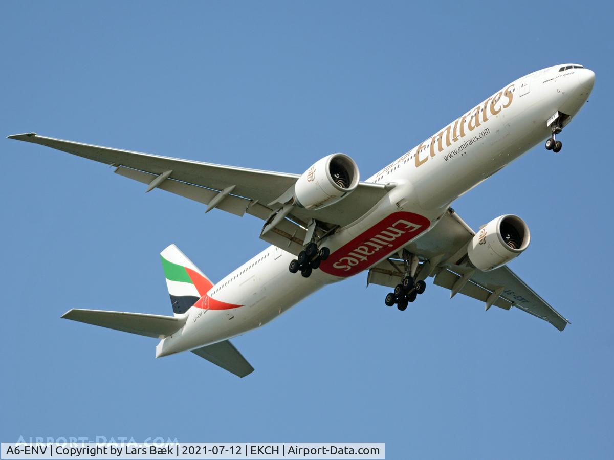 A6-ENV, 2014 Boeing 777-31H/ER C/N 41386, RWY04L from Kongelundsfortet